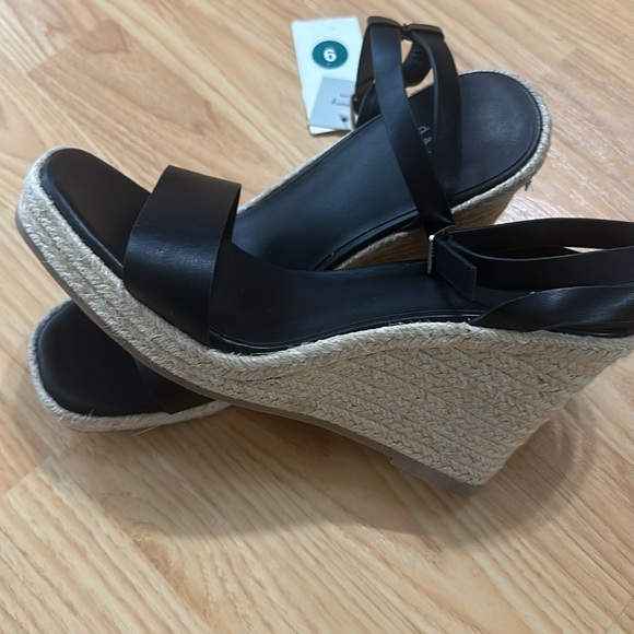 A New Day Tina Black Wedges - Picture 5 of 5